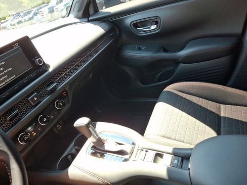Used 2025 Honda HR-V Sport image 31