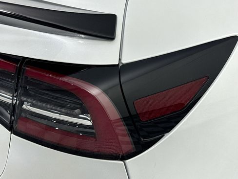 Used 2021 Tesla Model 3 Standard Range Plus image 31