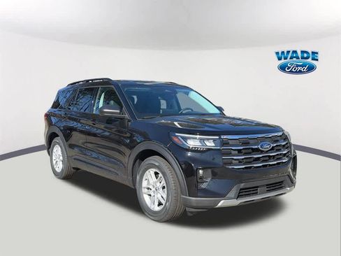 New 2026 Ford Explorer Active w/ Active Comfort Package image 3