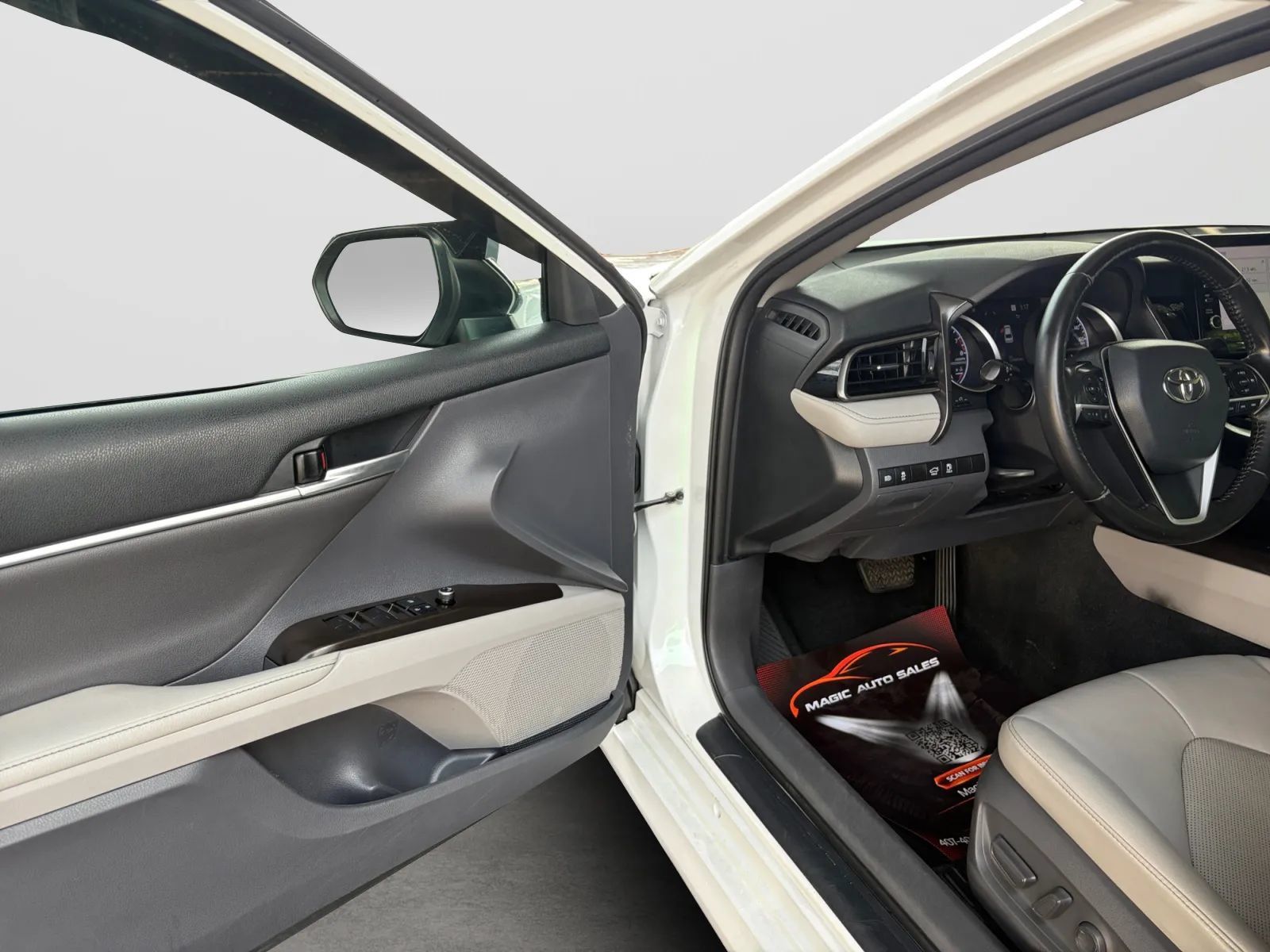 Used 2021 Toyota Camry XLE AWD/4WD image 11