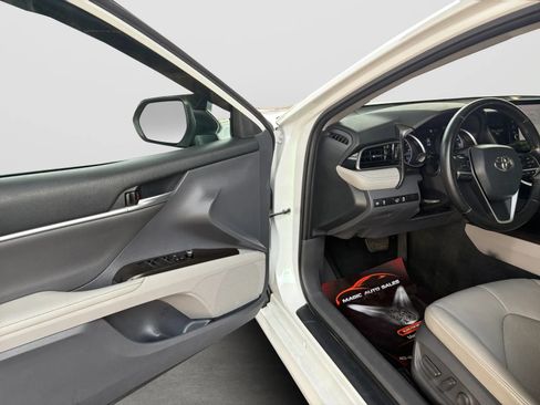 Used 2021 Toyota Camry XLE AWD/4WD image 11