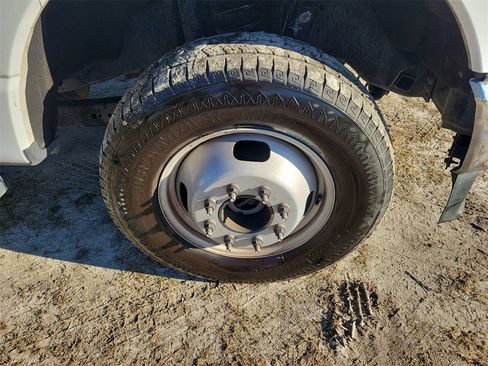 Used 2024 Ford F350 XLT image 6