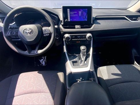 Used 2025 Toyota RAV4 XLE AWD/4WD image 19