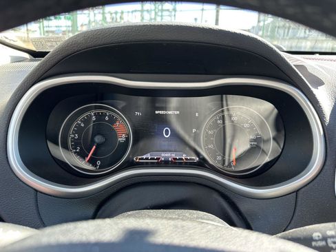 Used 2017 Jeep Cherokee Trailhawk image 14