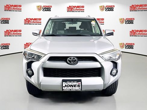 Used 2015 Toyota 4Runner SR5 AWD/4WD image 11