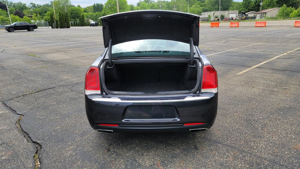 Used 2016 Chrysler 300 Limited w/ Driver Convenience Group AWD/4WD image 11