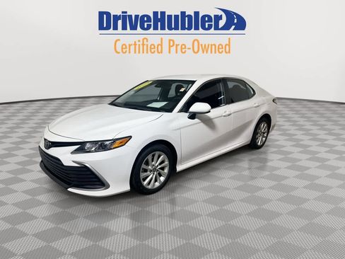 Used 2023 Toyota Camry LE image 4
