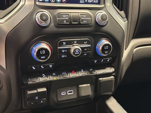 Used 2021 GMC Sierra 1500 SLT w/ SLT Convenience Package AWD/4WD image 40