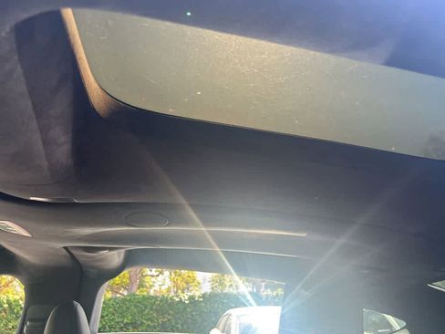 Used 2023 Tesla Model X image 9