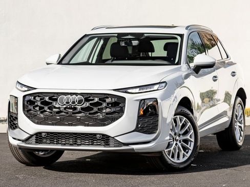 New 2026 Audi Q3 quattro 2.0T AWD/4WD image 1