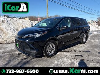 Used 2024 Toyota Sienna LE video 1