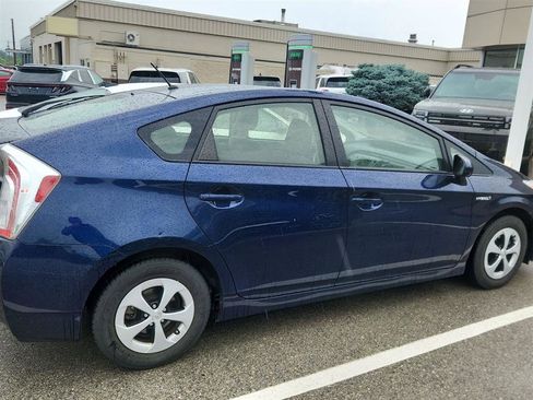 Used 2015 Toyota Prius Two FWD image 4