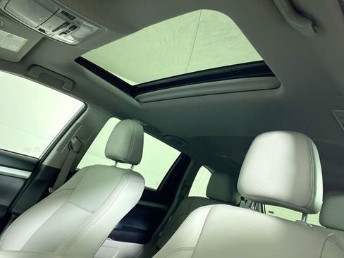 Used 2017 Toyota Highlander XLE image 18