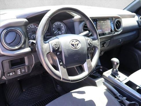 Used 2019 Toyota Tacoma TRD Off-Road AWD/4WD image 11