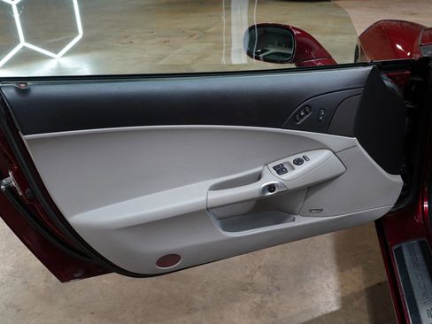 Used 2007 Chevrolet Corvette Coupe w/ Preferred Equipment Group image 42