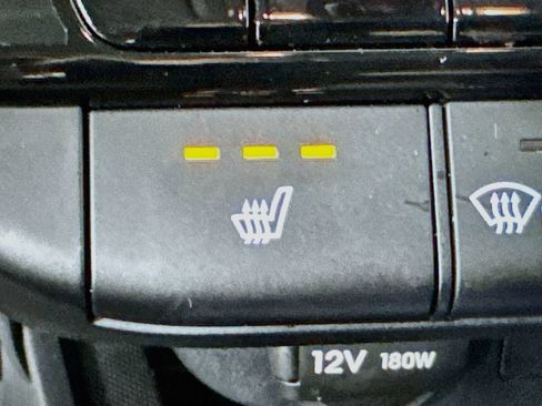 Used 2025 Hyundai Elantra Limited FWD image 21