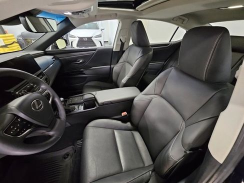 Used 2022 Lexus ES 300h w/ Premium Package image 11