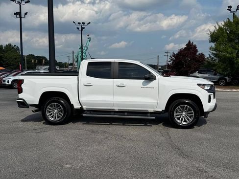 Used 2024 Chevrolet Colorado LT w/ LT Convenience Package RWD image 2