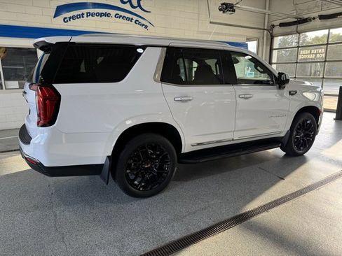 Used 2023 GMC Yukon SLT image 13