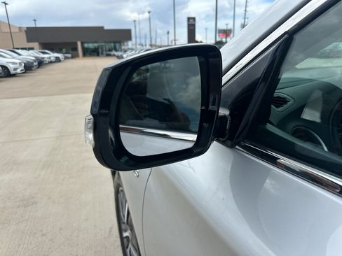 Used 2019 INFINITI QX60 Luxe w/ Essential Package FWD image 11