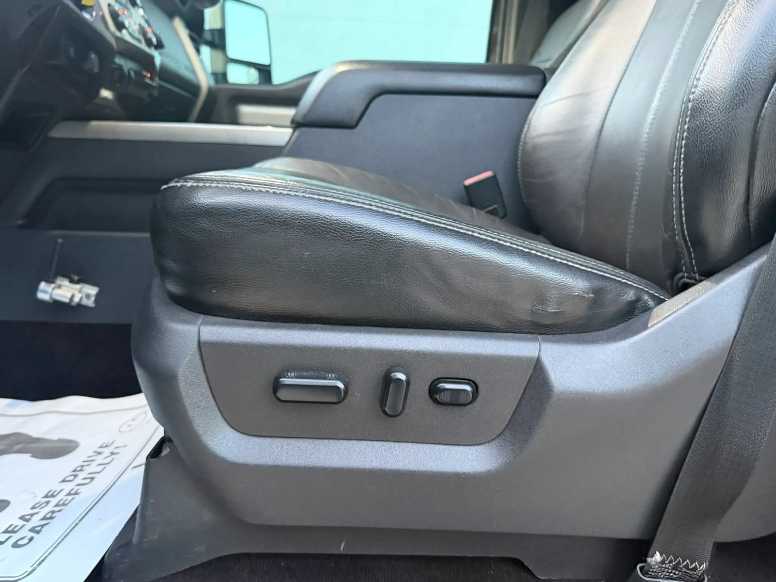 Used 2015 Ford F250 Lariat w/ Lariat Ultimate Package AWD/4WD image 37