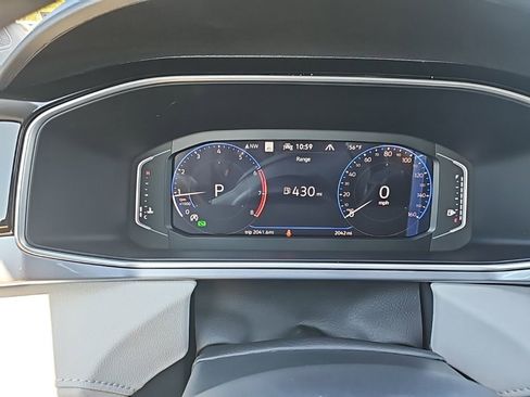 Certified 2025 Volkswagen Taos SEL image 10