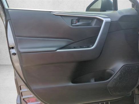 Used 2025 Toyota RAV4 LE AWD/4WD image 10