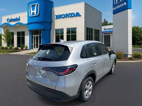 Used 2023 Honda HR-V LX image 6
