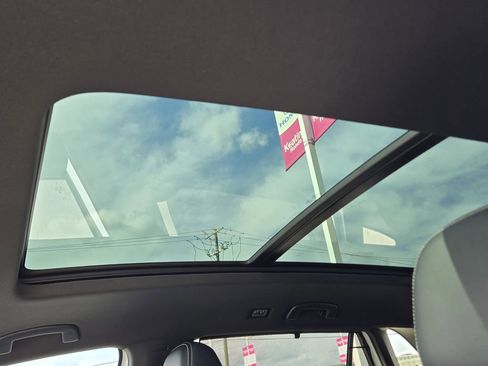 Used 2024 Volkswagen Atlas Cross Sport SEL R-Line image 16