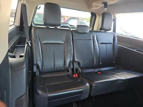 Used 2024 Ford Expedition Max XLT image 16