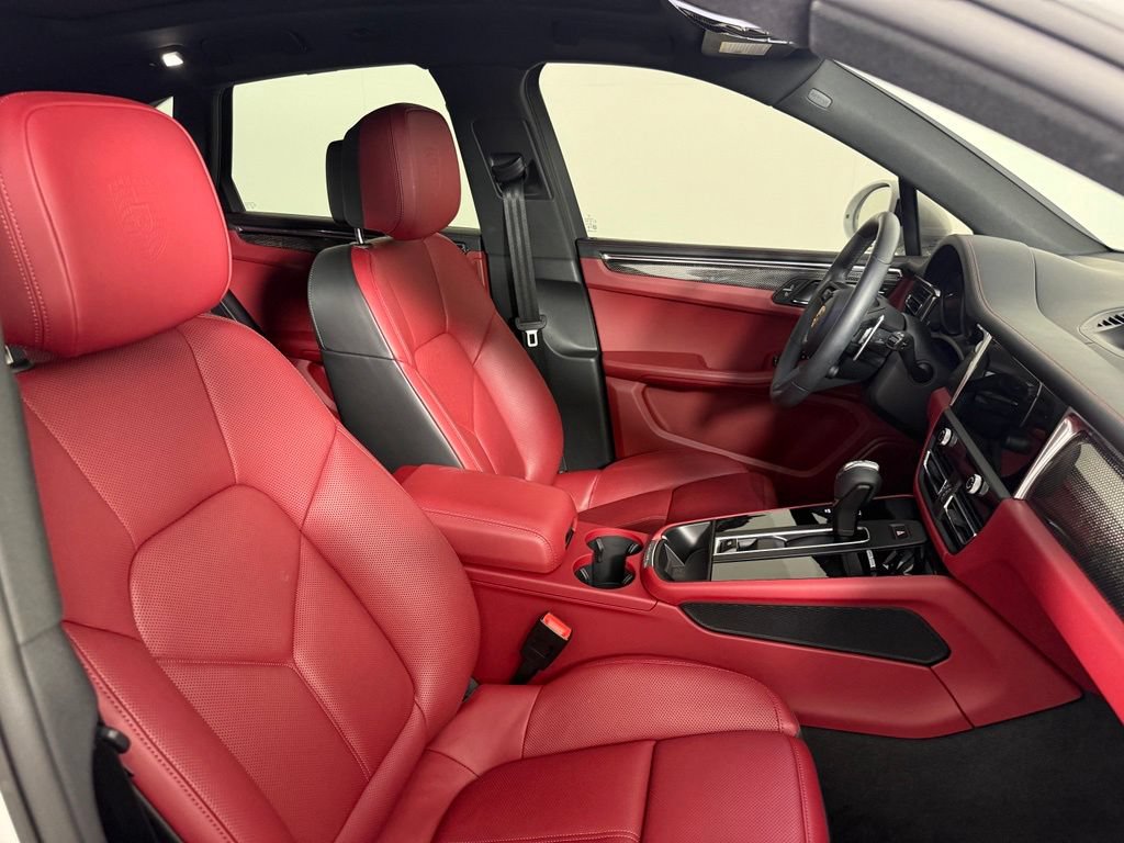 Certified 2025 Porsche Macan GTS AWD/4WD image 15