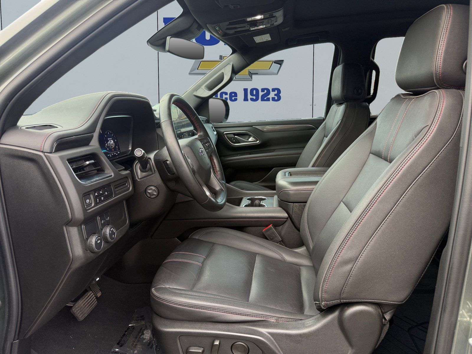 Used 2023 Chevrolet Suburban RST w/ Luxury Package RWD image 10