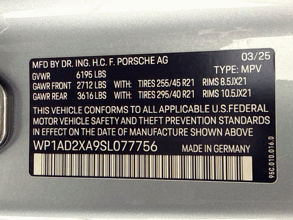 Certified 2025 Porsche Macan Electric RWD image 12