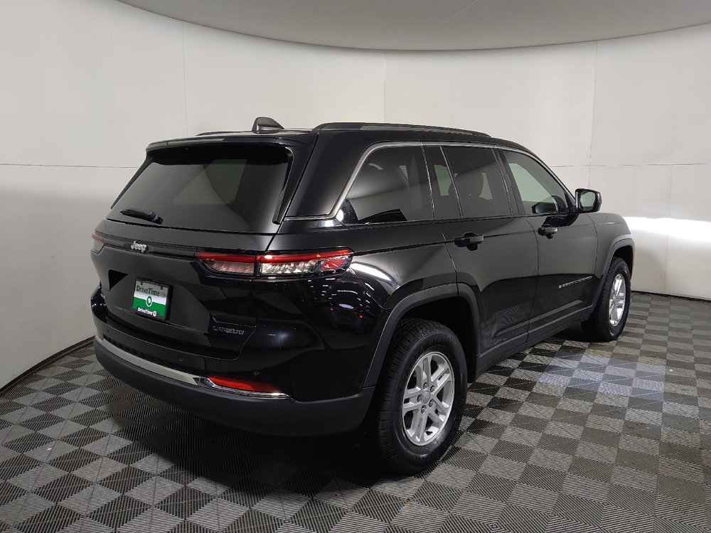 Used 2023 Jeep Grand Cherokee Laredo AWD/4WD image 10