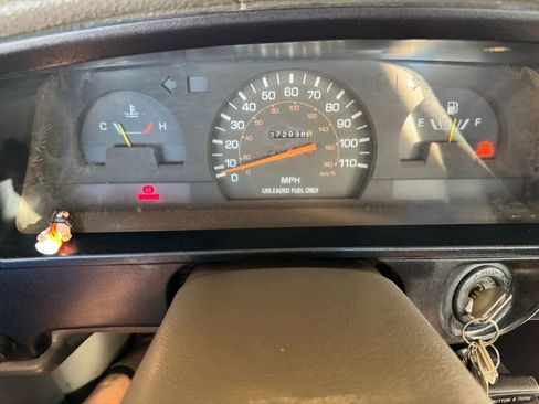 Used 1989 Toyota Pickup Deluxe image 12