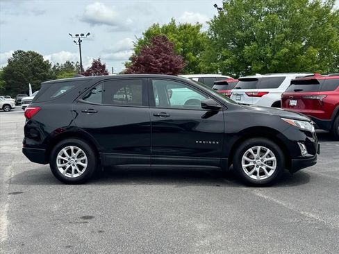 Used 2018 Chevrolet Equinox LS FWD image 2