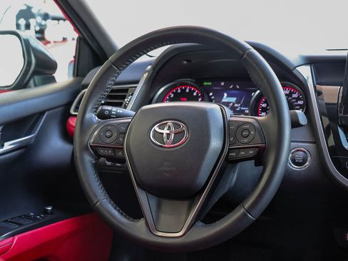 Used 2022 Toyota Camry XSE FWD image 18