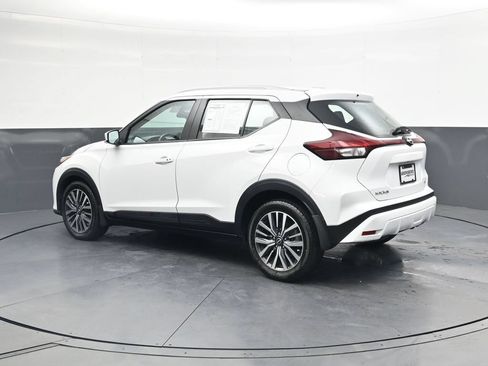 Used 2023 Nissan Kicks SV FWD image 10