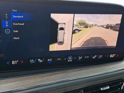 Used 2025 Chevrolet Tahoe High Country AWD/4WD image 14
