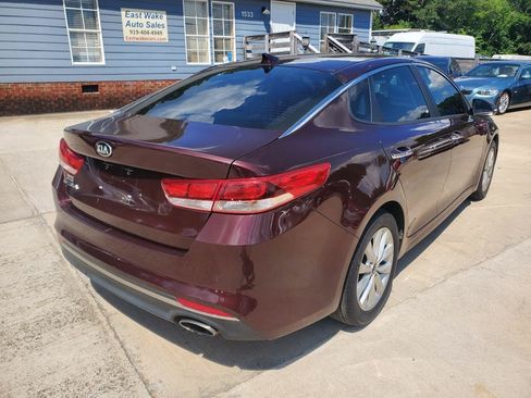 Used 2017 Kia Optima LX w/ Option Group 014 FWD image 9