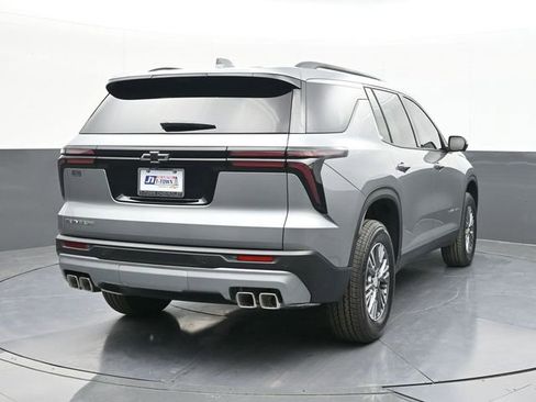 New 2026 Chevrolet Traverse LT w/ Driver Confidence Package image 11