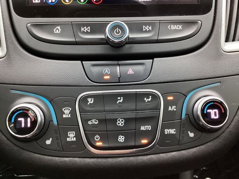 Used 2022 Chevrolet Malibu LT image 36