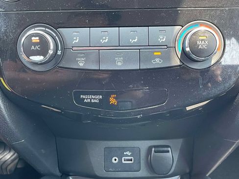 Used 2020 Nissan Rogue Sport S AWD/4WD image 29