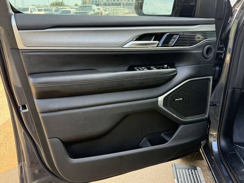 New 2025 Jeep Wagoneer L Series II AWD/4WD image 11