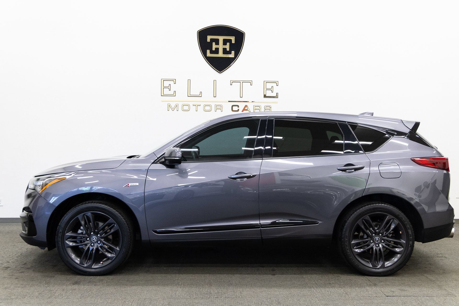Used 2021 Acura RDX w/ Advance Package FWD image 2