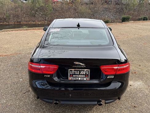 Used 2019 Jaguar XE Prestige image 7