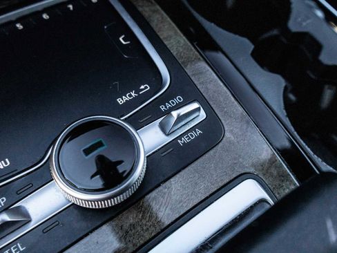 Used 2017 Audi Q7 3.0T Premium Plus image 34