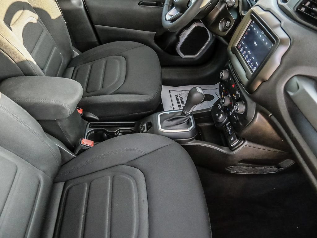 Used 2021 Jeep Renegade Latitude AWD/4WD image 16