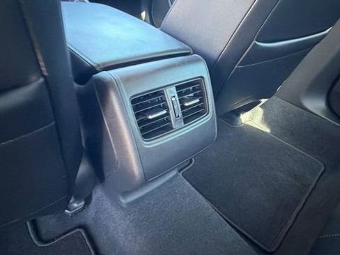 Used 2018 Honda Accord Touring image 17