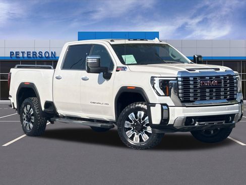 Used 2025 GMC Sierra 3500 Denali w/ Denali Reserve Package AWD/4WD image 2